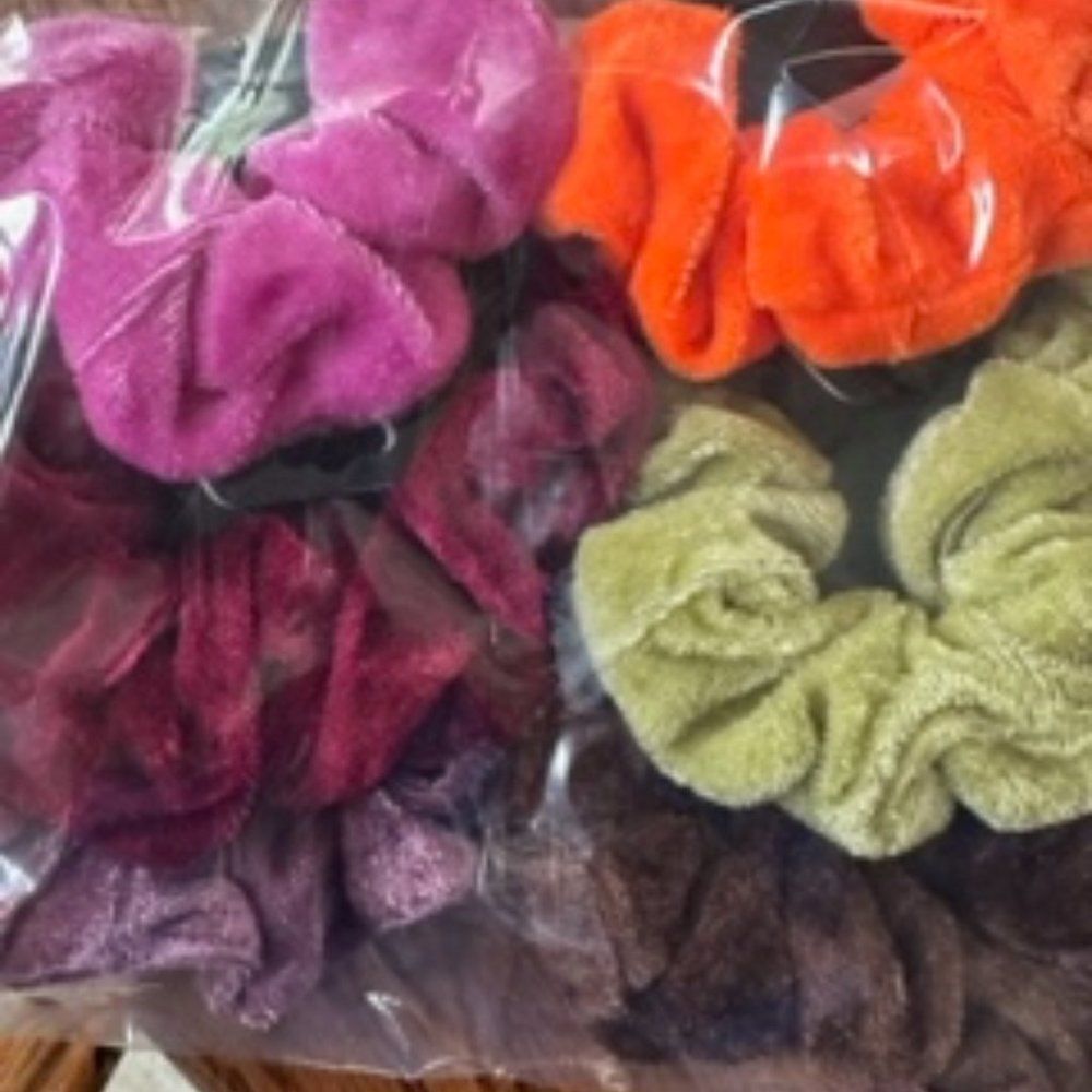 Bundle of (6) Velvet Scrunchies   (kids)  ISC8129  Handmade NWT Boutique
